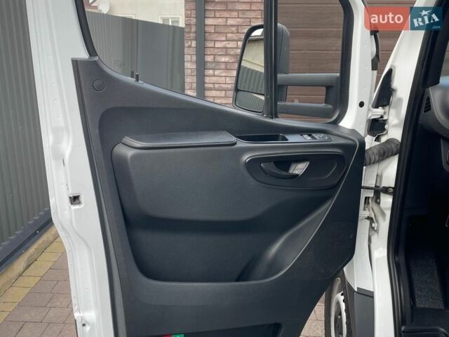 Белый Мерседес Sprinter, объемом двигателя 3 л и пробегом 253 тыс. км за 28500 $, фото 37 на Automoto.ua