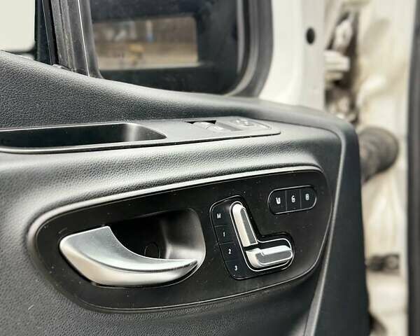 Белый Мерседес Sprinter, объемом двигателя 2.99 л и пробегом 472 тыс. км за 35000 $, фото 19 на Automoto.ua