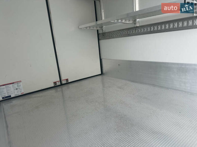 Білий Мерседес Sprinter, об'ємом двигуна 2.2 л та пробігом 256 тис. км за 27700 $, фото 24 на Automoto.ua