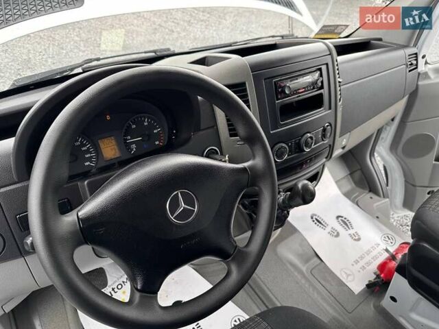Белый Мерседес Sprinter, объемом двигателя 2.2 л и пробегом 192 тыс. км за 29800 $, фото 33 на Automoto.ua