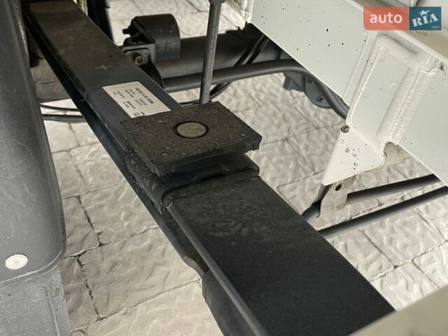 Белый Мерседес Sprinter, объемом двигателя 3 л и пробегом 253 тыс. км за 28500 $, фото 29 на Automoto.ua