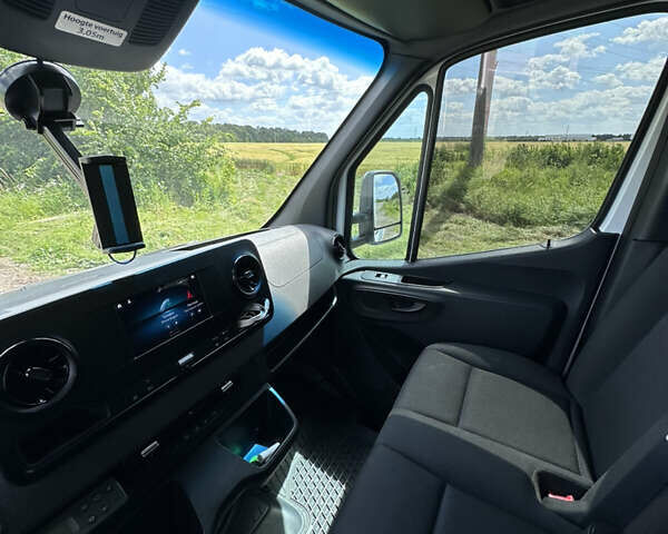 Белый Мерседес Sprinter, объемом двигателя 2.2 л и пробегом 400 тыс. км за 28999 $, фото 27 на Automoto.ua