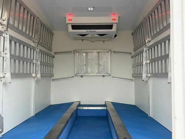 Белый Мерседес Sprinter, объемом двигателя 2.1 л и пробегом 278 тыс. км за 26500 $, фото 15 на Automoto.ua