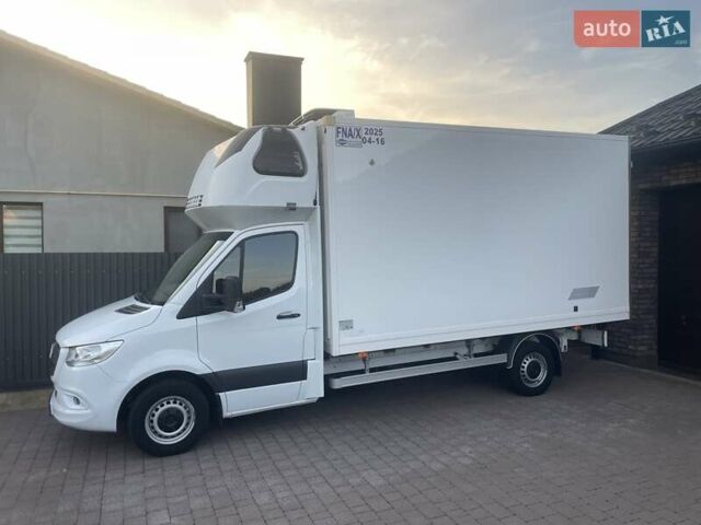 Белый Мерседес Sprinter, объемом двигателя 3 л и пробегом 254 тыс. км за 27500 $, фото 1 на Automoto.ua
