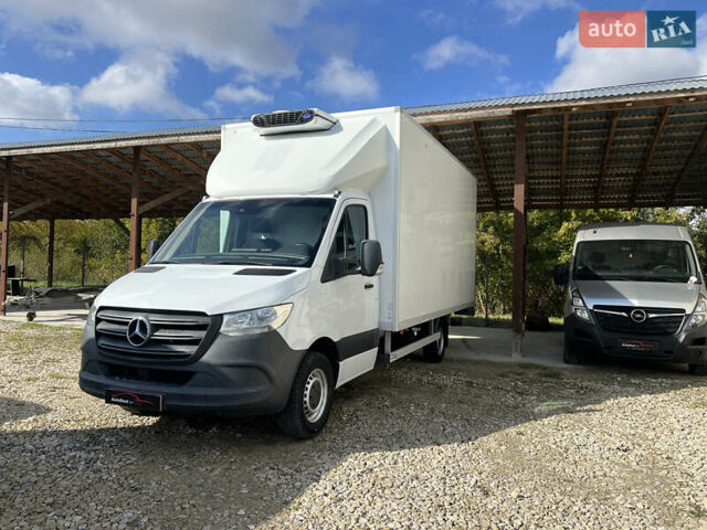 Белый Мерседес Sprinter, объемом двигателя 2.2 л и пробегом 300 тыс. км за 28500 $, фото 1 на Automoto.ua
