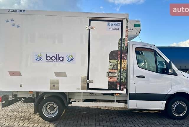 Белый Мерседес Sprinter, объемом двигателя 2.2 л и пробегом 218 тыс. км за 34550 $, фото 8 на Automoto.ua