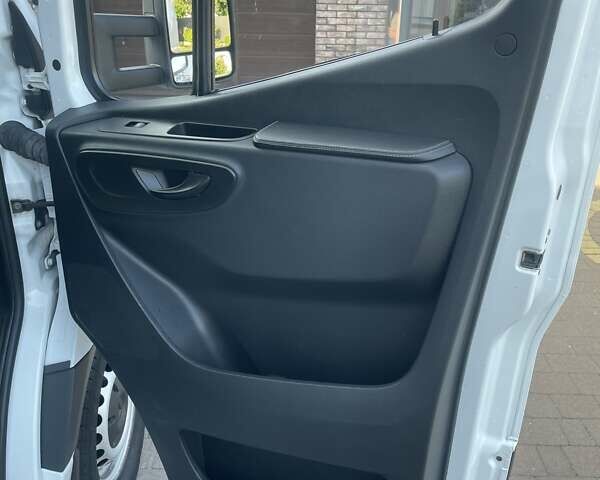 Белый Мерседес Sprinter, объемом двигателя 3 л и пробегом 254 тыс. км за 27500 $, фото 22 на Automoto.ua