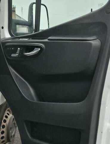 Белый Мерседес Sprinter, объемом двигателя 2.99 л и пробегом 530 тыс. км за 35000 $, фото 12 на Automoto.ua