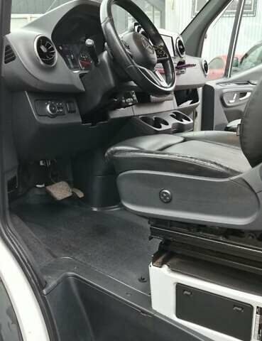 Белый Мерседес Sprinter, объемом двигателя 2.99 л и пробегом 530 тыс. км за 35000 $, фото 9 на Automoto.ua