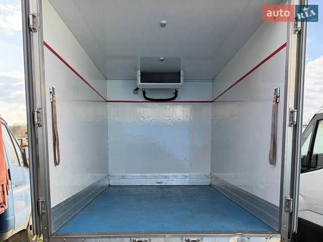 Белый Мерседес Sprinter, объемом двигателя 2.2 л и пробегом 240 тыс. км за 24600 $, фото 2 на Automoto.ua