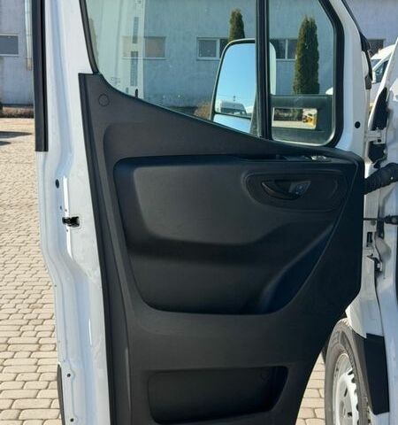Белый Мерседес Sprinter, объемом двигателя 2.14 л и пробегом 234 тыс. км за 24000 $, фото 7 на Automoto.ua