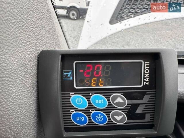 Белый Мерседес Sprinter, объемом двигателя 2.2 л и пробегом 192 тыс. км за 29800 $, фото 32 на Automoto.ua