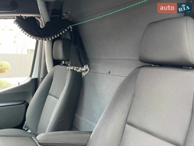 Белый Мерседес Sprinter, объемом двигателя 3 л и пробегом 253 тыс. км за 28500 $, фото 45 на Automoto.ua