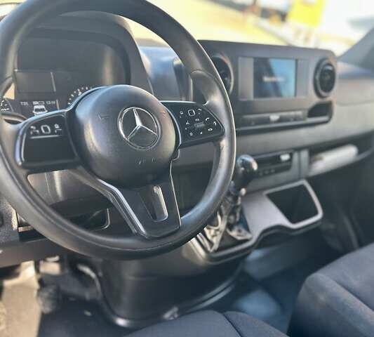 Белый Мерседес Sprinter, объемом двигателя 2.2 л и пробегом 218 тыс. км за 34550 $, фото 42 на Automoto.ua