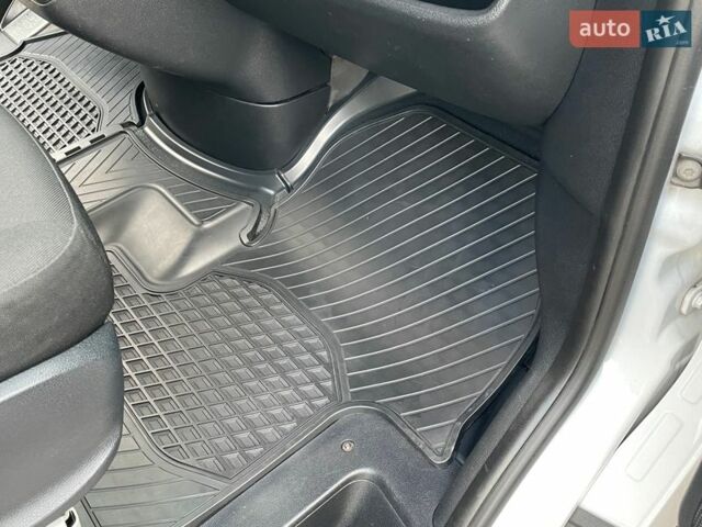 Белый Мерседес Sprinter, объемом двигателя 3 л и пробегом 253 тыс. км за 28500 $, фото 49 на Automoto.ua