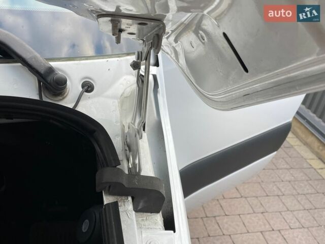 Белый Мерседес Sprinter, объемом двигателя 3 л и пробегом 253 тыс. км за 28500 $, фото 17 на Automoto.ua