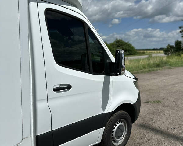 Белый Мерседес Sprinter, объемом двигателя 2.2 л и пробегом 400 тыс. км за 28999 $, фото 15 на Automoto.ua