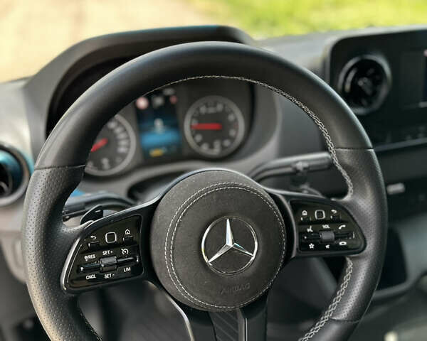 Белый Мерседес Sprinter, объемом двигателя 2.2 л и пробегом 400 тыс. км за 28999 $, фото 23 на Automoto.ua
