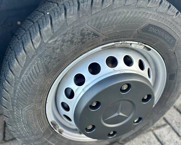 Белый Мерседес Sprinter, объемом двигателя 2.2 л и пробегом 218 тыс. км за 34550 $, фото 55 на Automoto.ua