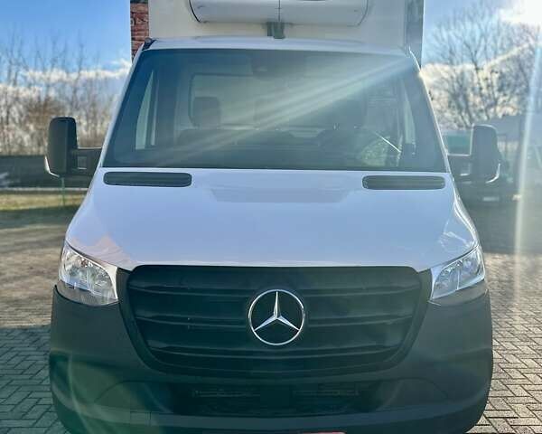 Белый Мерседес Sprinter, объемом двигателя 2.2 л и пробегом 218 тыс. км за 34550 $, фото 3 на Automoto.ua
