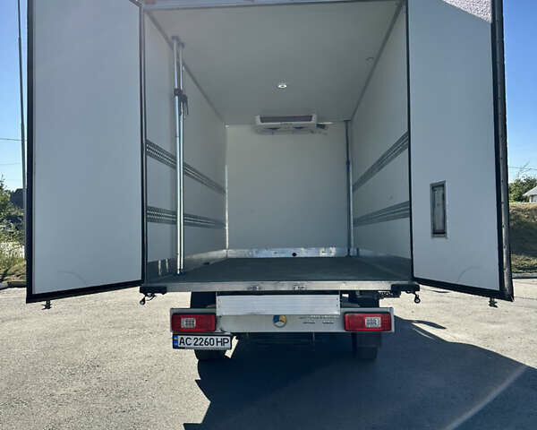 Белый Мерседес Sprinter, объемом двигателя 3 л и пробегом 591 тыс. км за 29000 $, фото 2 на Automoto.ua