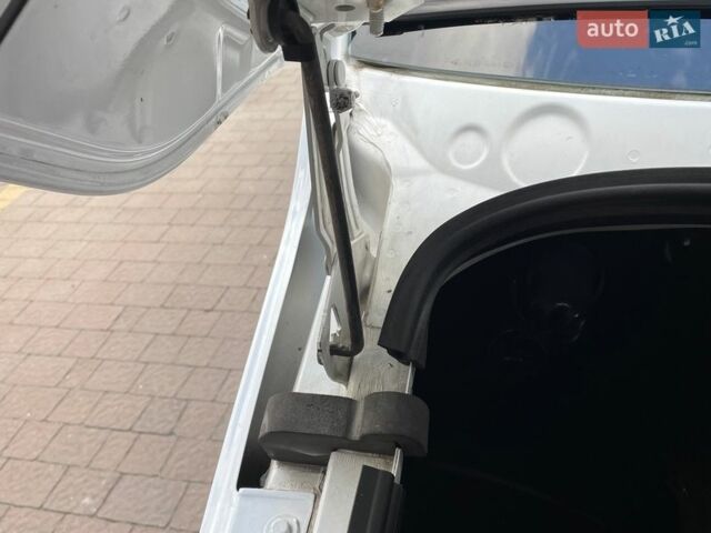 Белый Мерседес Sprinter, объемом двигателя 3 л и пробегом 253 тыс. км за 28500 $, фото 16 на Automoto.ua