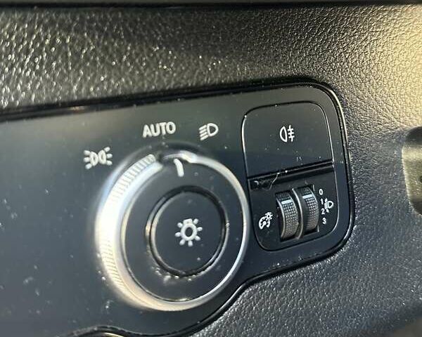 Белый Мерседес Sprinter, объемом двигателя 2.2 л и пробегом 218 тыс. км за 34550 $, фото 44 на Automoto.ua