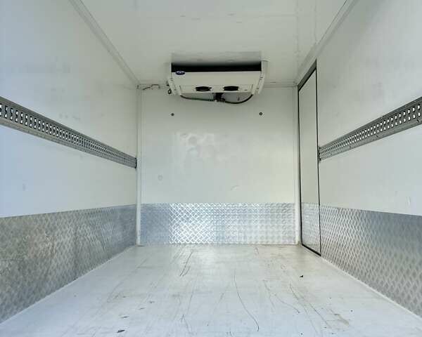 Белый Мерседес Sprinter, объемом двигателя 2.2 л и пробегом 218 тыс. км за 34550 $, фото 31 на Automoto.ua