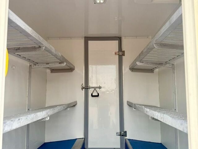 Белый Мерседес Sprinter, объемом двигателя 2.1 л и пробегом 356 тыс. км за 26500 $, фото 6 на Automoto.ua