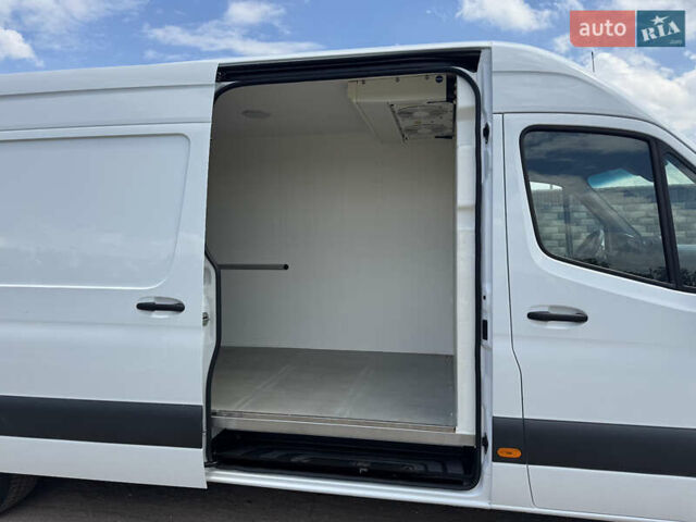 Белый Мерседес Sprinter, объемом двигателя 2.2 л и пробегом 210 тыс. км за 30800 $, фото 40 на Automoto.ua