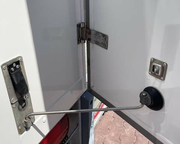 Білий Мерседес Sprinter, об'ємом двигуна 2 л та пробігом 212 тис. км за 23950 $, фото 11 на Automoto.ua