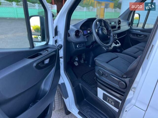 Белый Мерседес Sprinter, объемом двигателя 3 л и пробегом 279 тыс. км за 32999 $, фото 66 на Automoto.ua