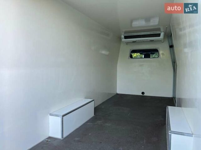 Белый Мерседес Sprinter, объемом двигателя 3 л и пробегом 279 тыс. км за 32999 $, фото 28 на Automoto.ua