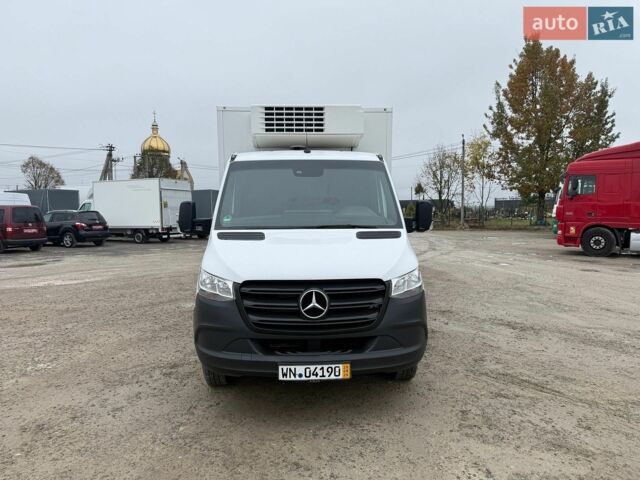 Белый Мерседес Sprinter, объемом двигателя 2.2 л и пробегом 242 тыс. км за 35800 $, фото 1 на Automoto.ua