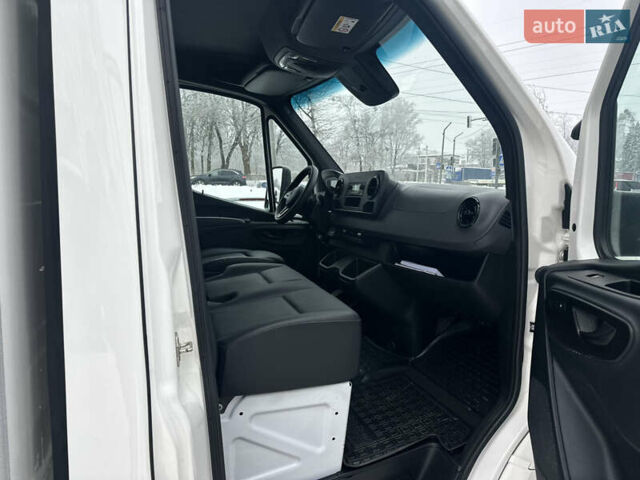 Белый Мерседес Sprinter, объемом двигателя 3 л и пробегом 134 тыс. км за 45800 $, фото 18 на Automoto.ua