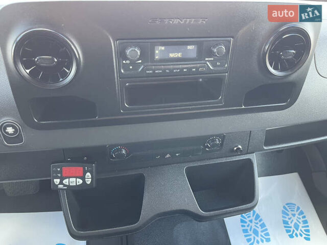 Белый Мерседес Sprinter, объемом двигателя 2.1 л и пробегом 267 тыс. км за 23850 $, фото 26 на Automoto.ua