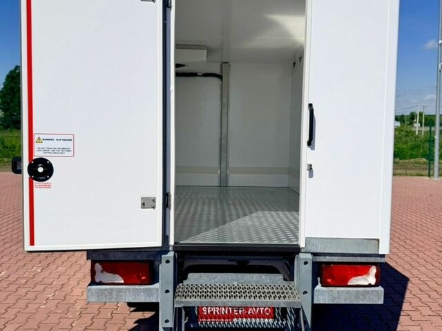 Белый Мерседес Sprinter, объемом двигателя 1.9 л и пробегом 212 тыс. км за 27860 $, фото 10 на Automoto.ua