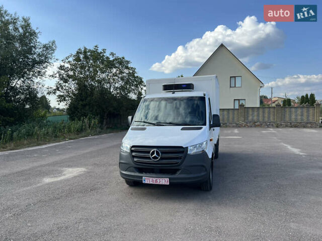 Белый Мерседес Sprinter, объемом двигателя 2.1 л и пробегом 275 тыс. км за 22700 $, фото 1 на Automoto.ua