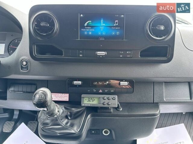 Белый Мерседес Sprinter, объемом двигателя 2.2 л и пробегом 200 тыс. км за 27900 $, фото 35 на Automoto.ua