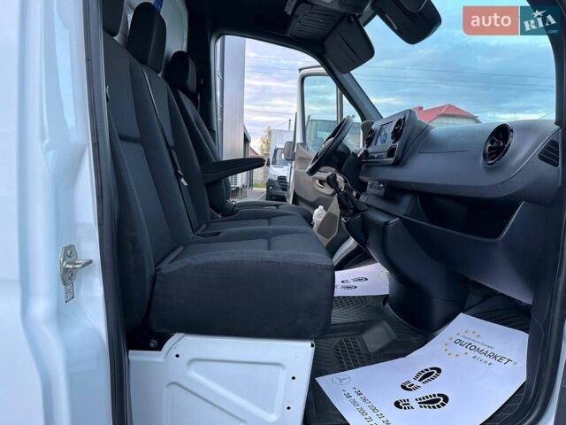 Белый Мерседес Sprinter, объемом двигателя 2.2 л и пробегом 142 тыс. км за 33900 $, фото 35 на Automoto.ua