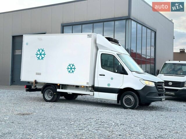 Белый Мерседес Sprinter, объемом двигателя 2.2 л и пробегом 142 тыс. км за 33900 $, фото 2 на Automoto.ua
