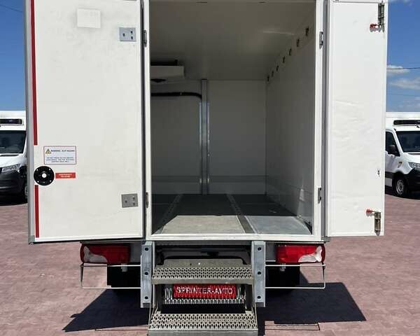 Білий Мерседес Sprinter, об'ємом двигуна 2 л та пробігом 212 тис. км за 23950 $, фото 6 на Automoto.ua