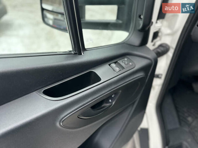 Белый Мерседес Sprinter, объемом двигателя 3 л и пробегом 222 тыс. км за 44499 $, фото 9 на Automoto.ua