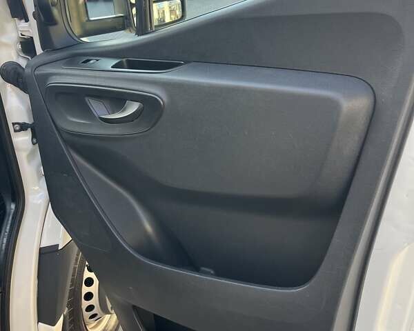 Білий Мерседес Sprinter, об'ємом двигуна 3 л та пробігом 222 тис. км за 44400 $, фото 22 на Automoto.ua