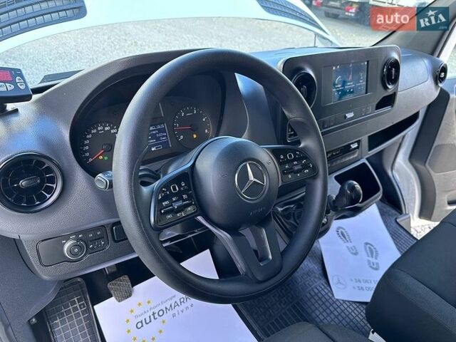 Белый Мерседес Sprinter, объемом двигателя 2.2 л и пробегом 152 тыс. км за 34900 $, фото 40 на Automoto.ua