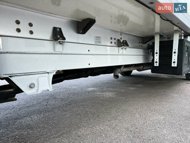 Белый Мерседес Sprinter, объемом двигателя 2.2 л и пробегом 273 тыс. км за 33500 $, фото 39 на Automoto.ua