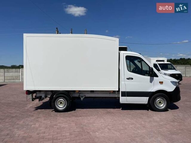 Белый Мерседес Sprinter, объемом двигателя 1.9 л и пробегом 226 тыс. км за 23850 $, фото 2 на Automoto.ua