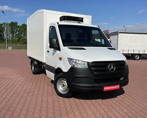 Белый Мерседес Sprinter, объемом двигателя 2.1 л и пробегом 267 тыс. км за 23850 $, фото 1 на Automoto.ua