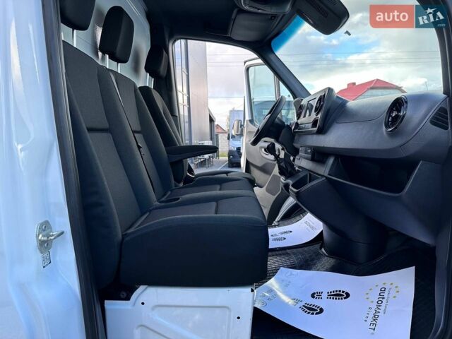 Белый Мерседес Sprinter, объемом двигателя 2.2 л и пробегом 152 тыс. км за 33900 $, фото 36 на Automoto.ua