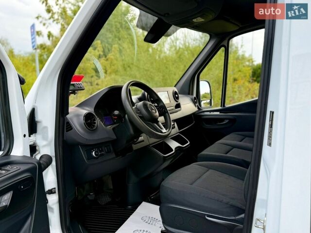 Белый Мерседес Sprinter, объемом двигателя 2.2 л и пробегом 315 тыс. км за 26200 $, фото 25 на Automoto.ua
